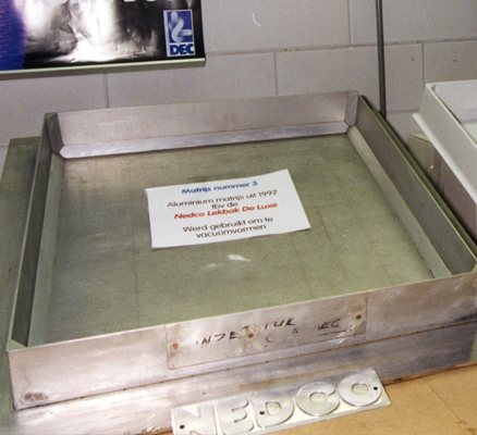 De kunststof lekbak mal